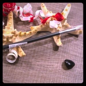 Morphe M441 thick eyeshadow blending brush